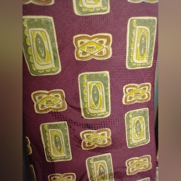 VINTAGE BURBERRYS OF LONDON SILK TIE - Picture 3 of 7